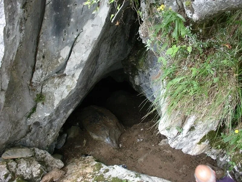 Praileaitz Cave