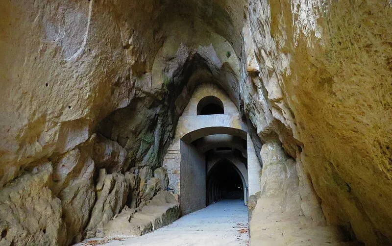 Crypta Neapolitana
