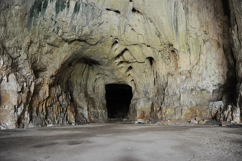 Devetashka Cave