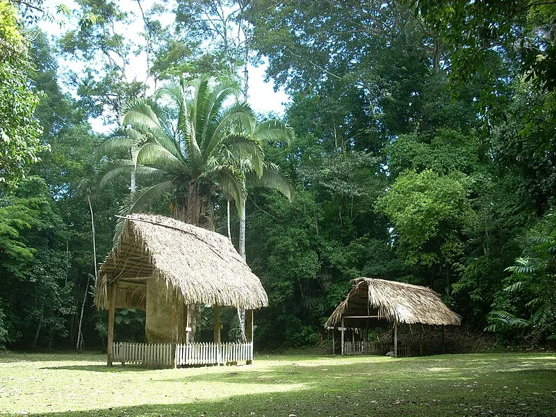 Ixkun Mayan Arqueológico Site
