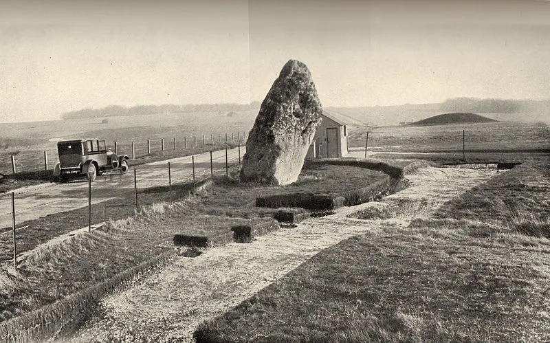 Heelstone Ditch