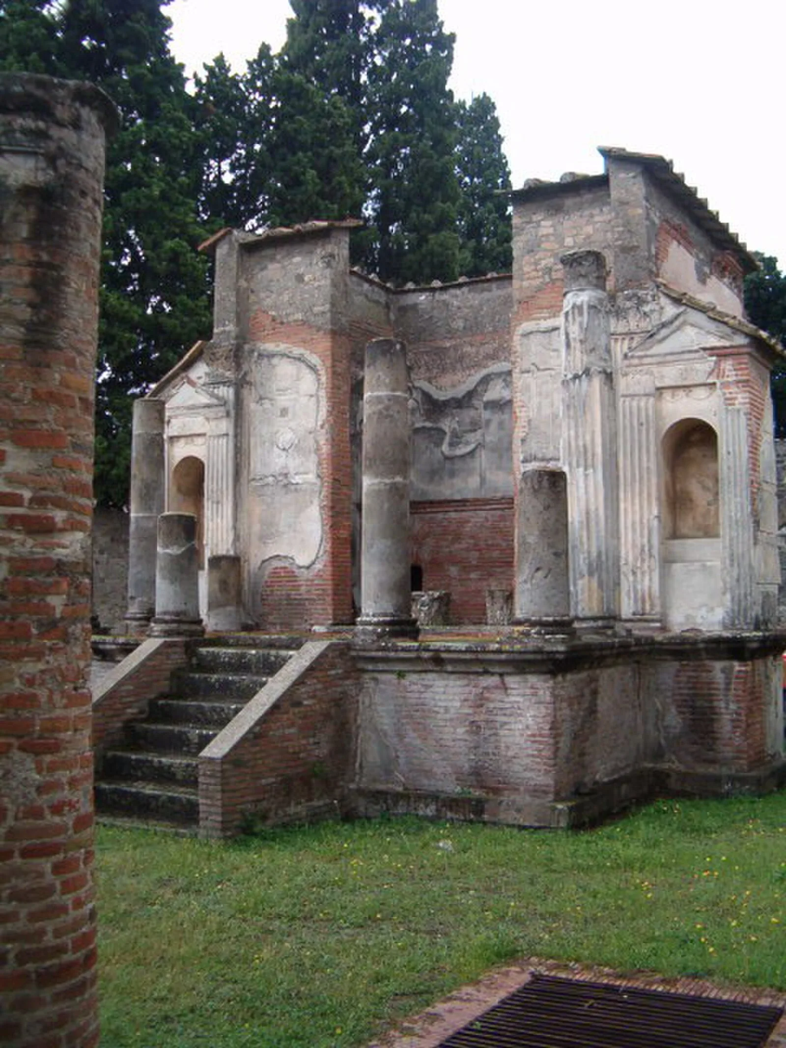 Temple of Isis, Pompeii