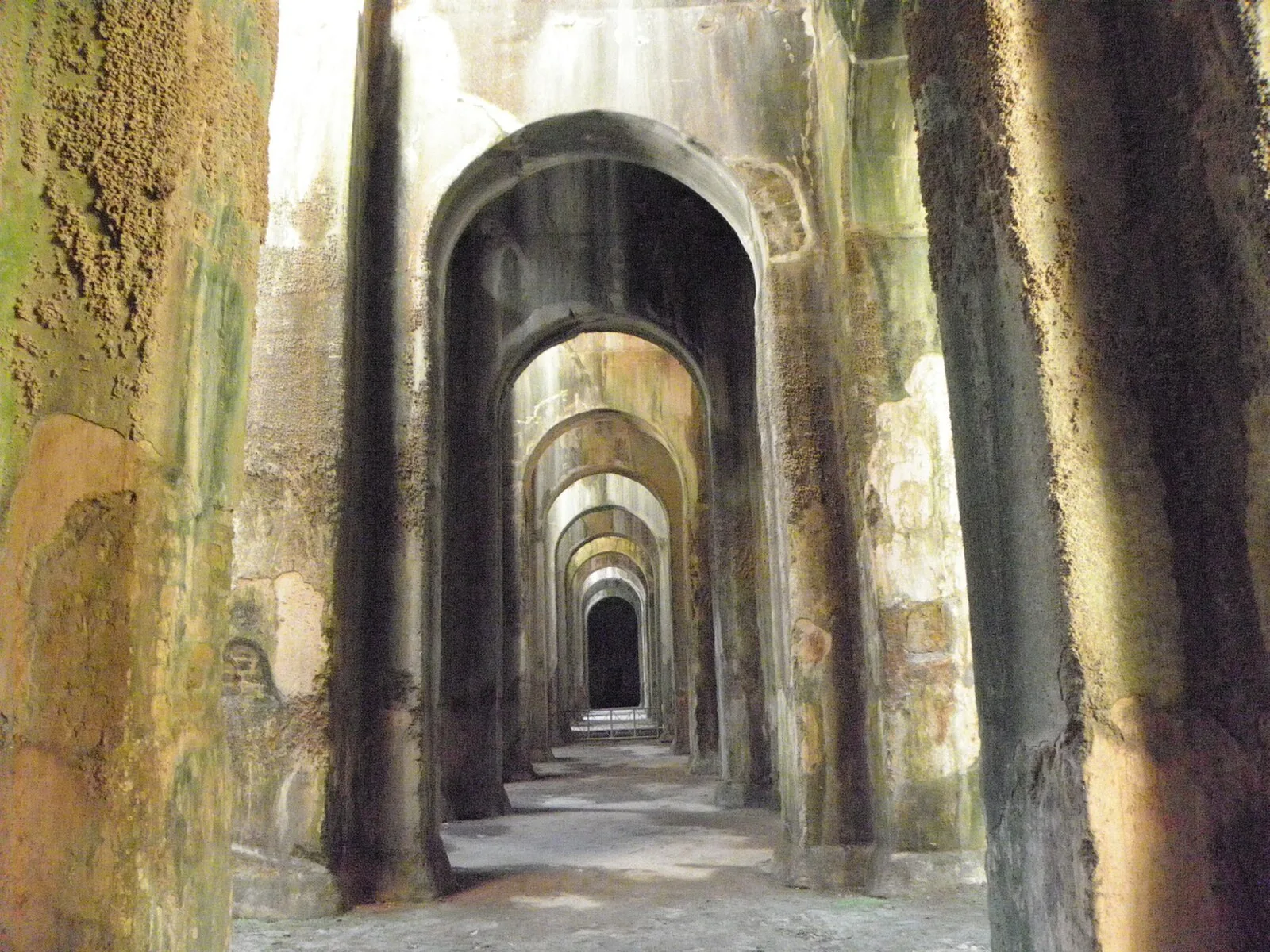 Aqua Augusta, Naples