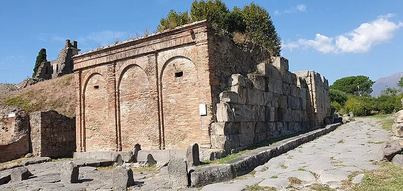 Aqua Augusta, Naples