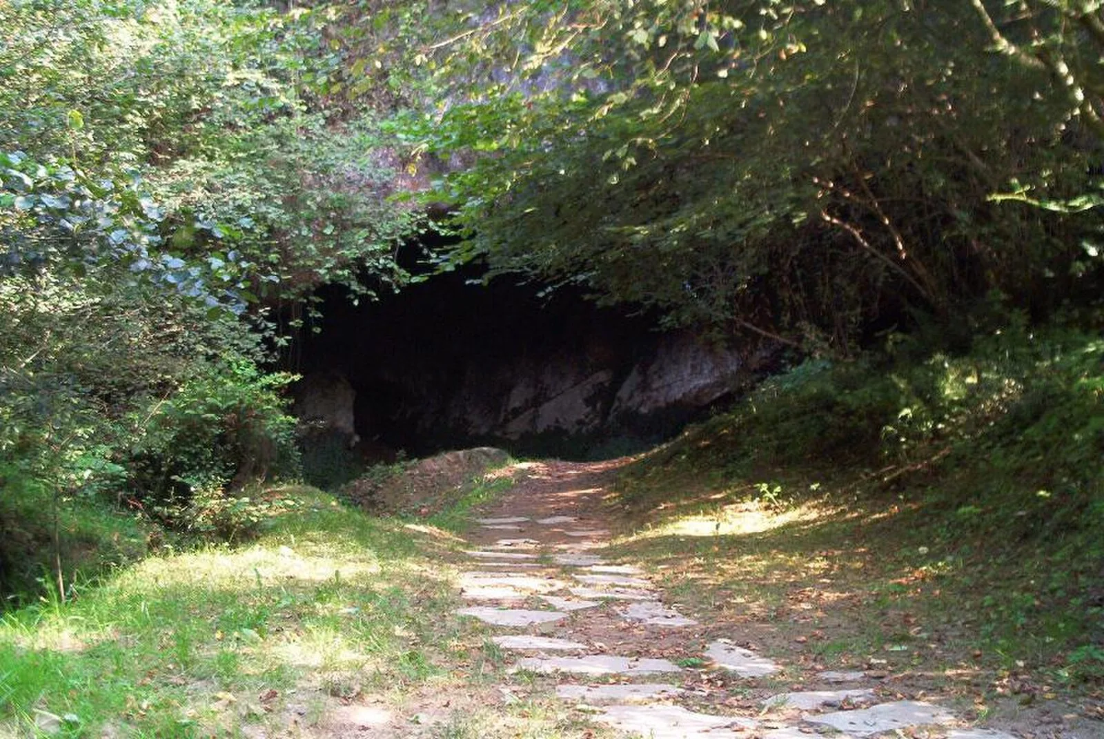 Cave del Valle, Cantabria