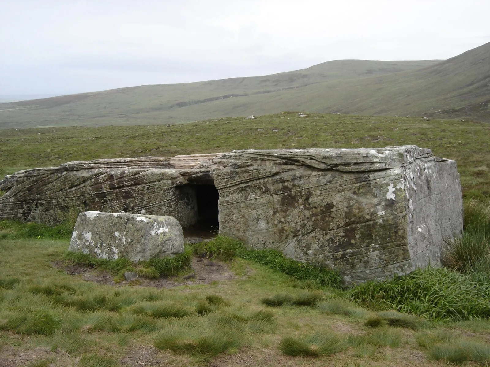 Dwarfie Stane