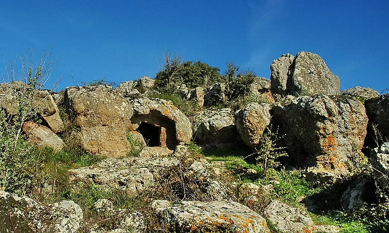 Giants' Graves