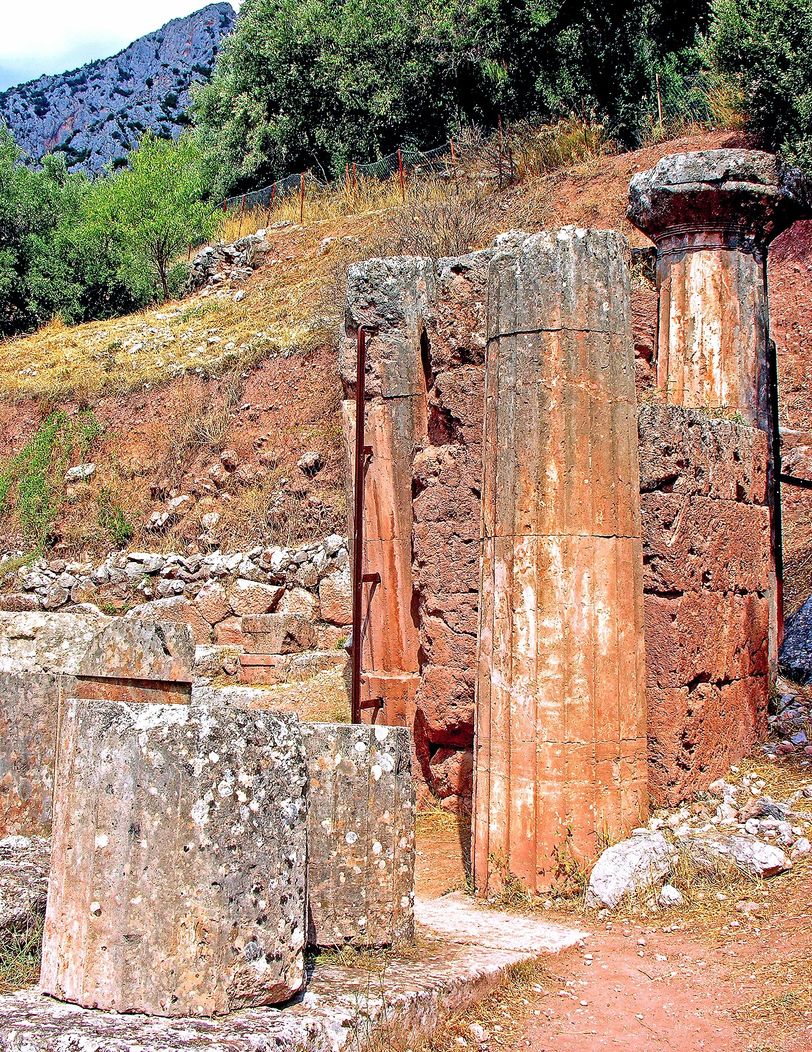 Temple of Athena Pronaia