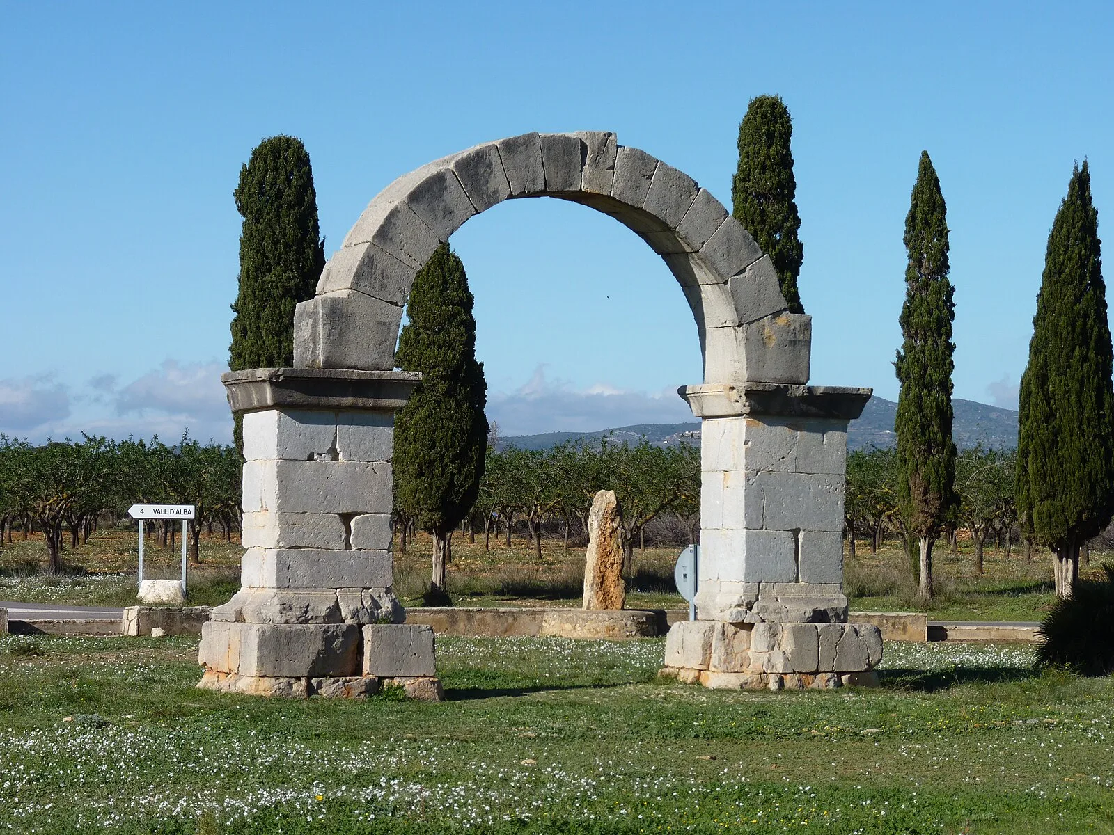 Arch of Cabanes