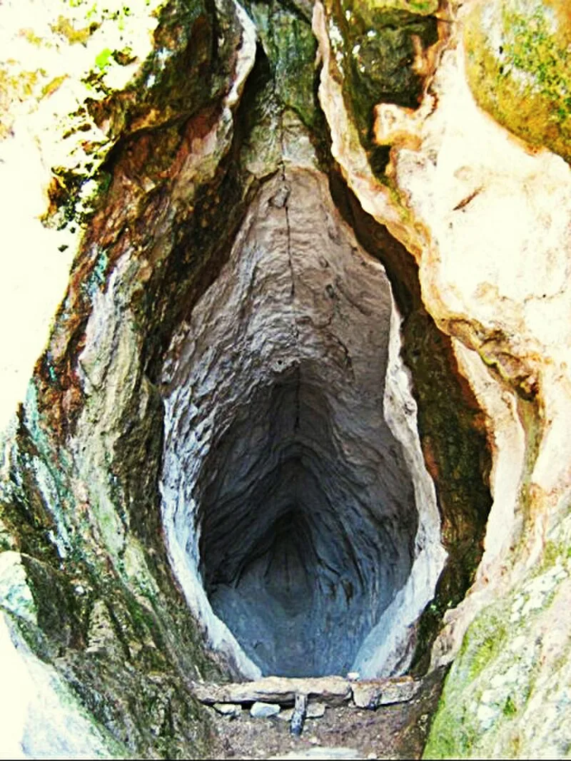 Utroba Cave