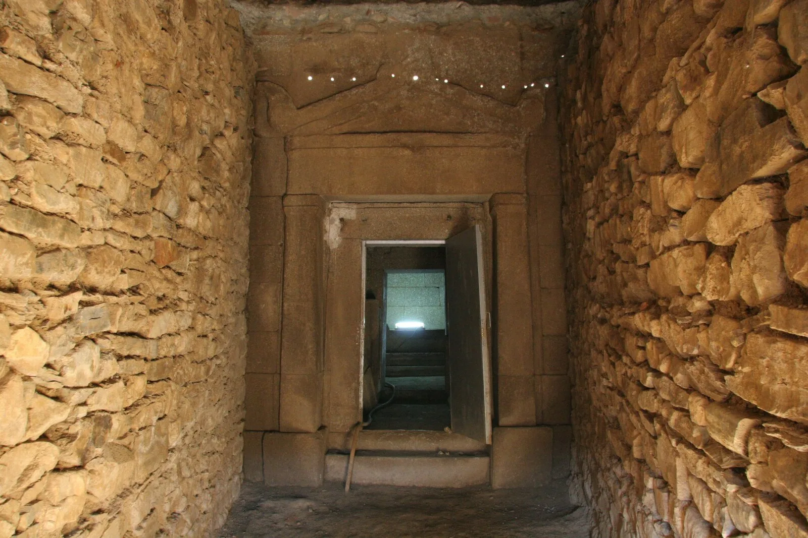 Thracian Tomb Griffins