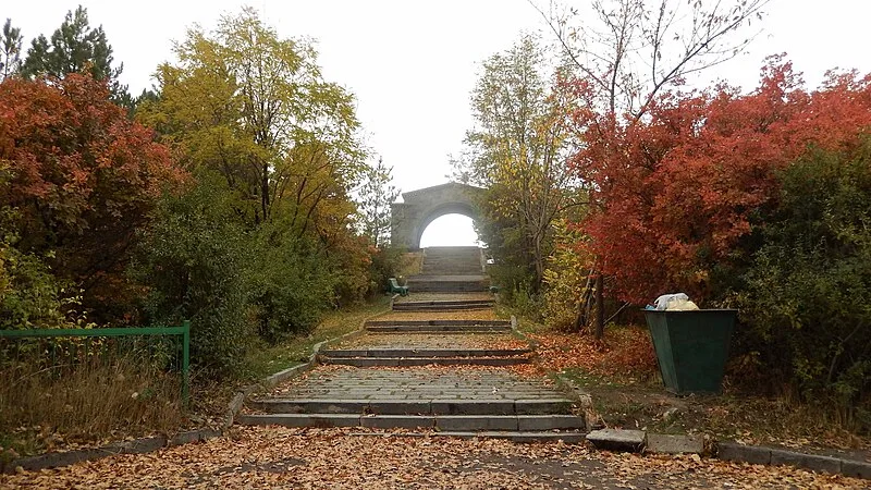 Charents Arch