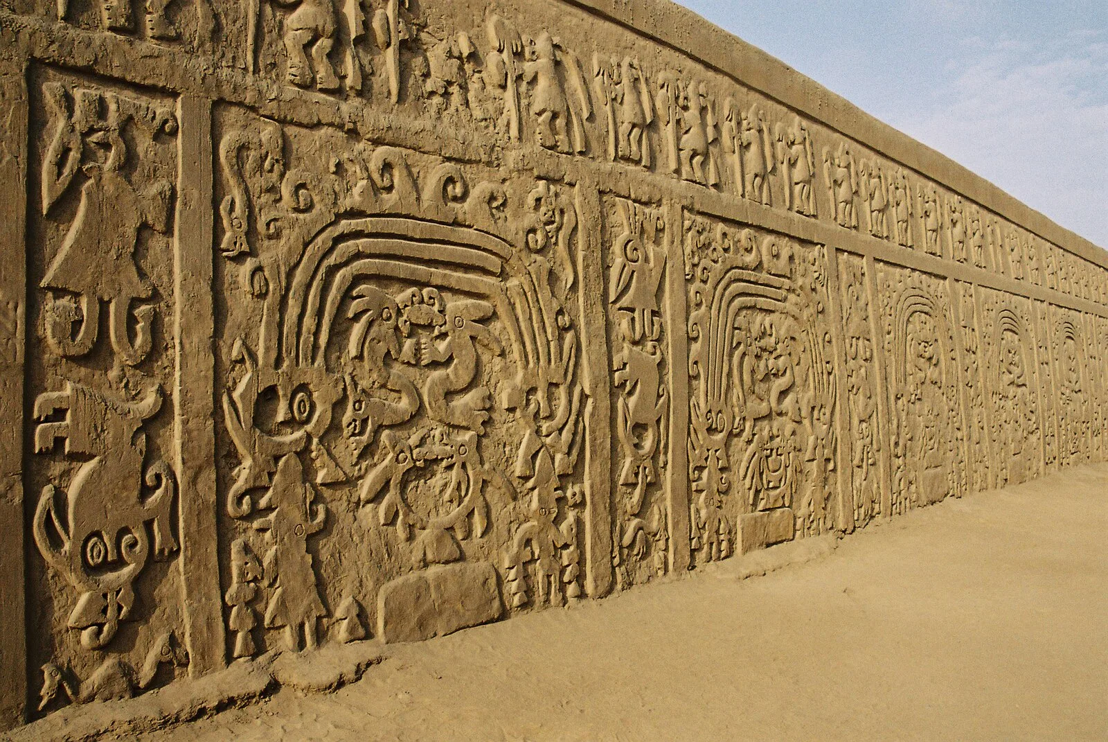 Huaca del Dragón