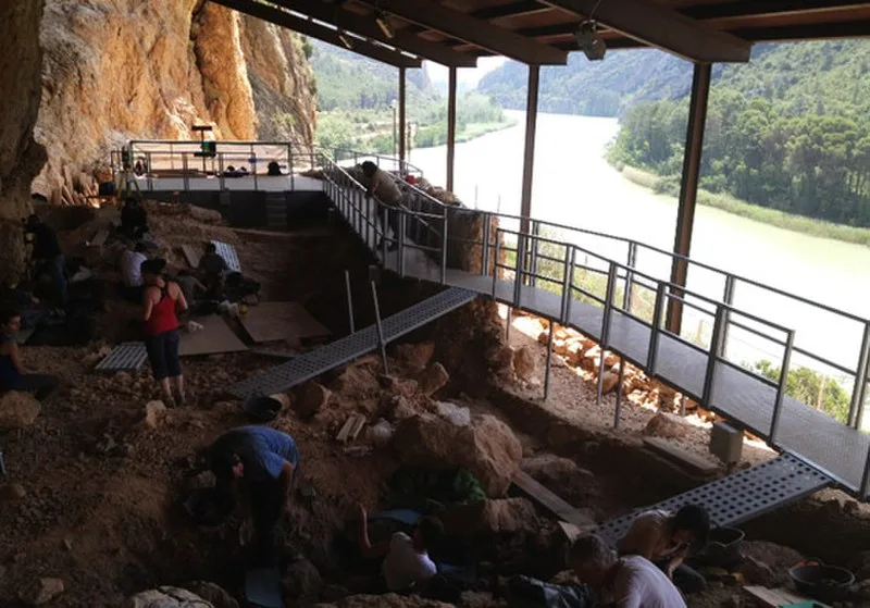 Roca dels Bous - Archaeological Site