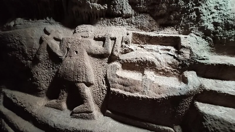 Vari Cave