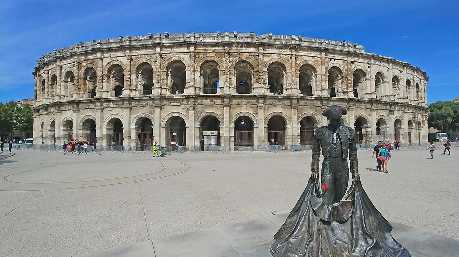 Nîmes