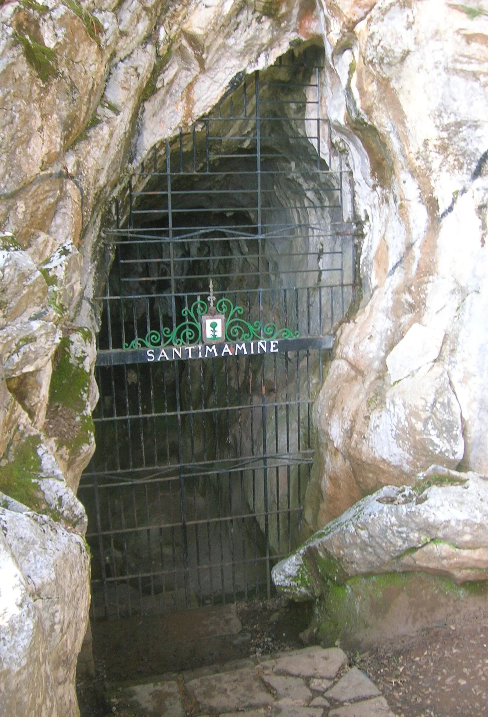 Santimamiñe Cave