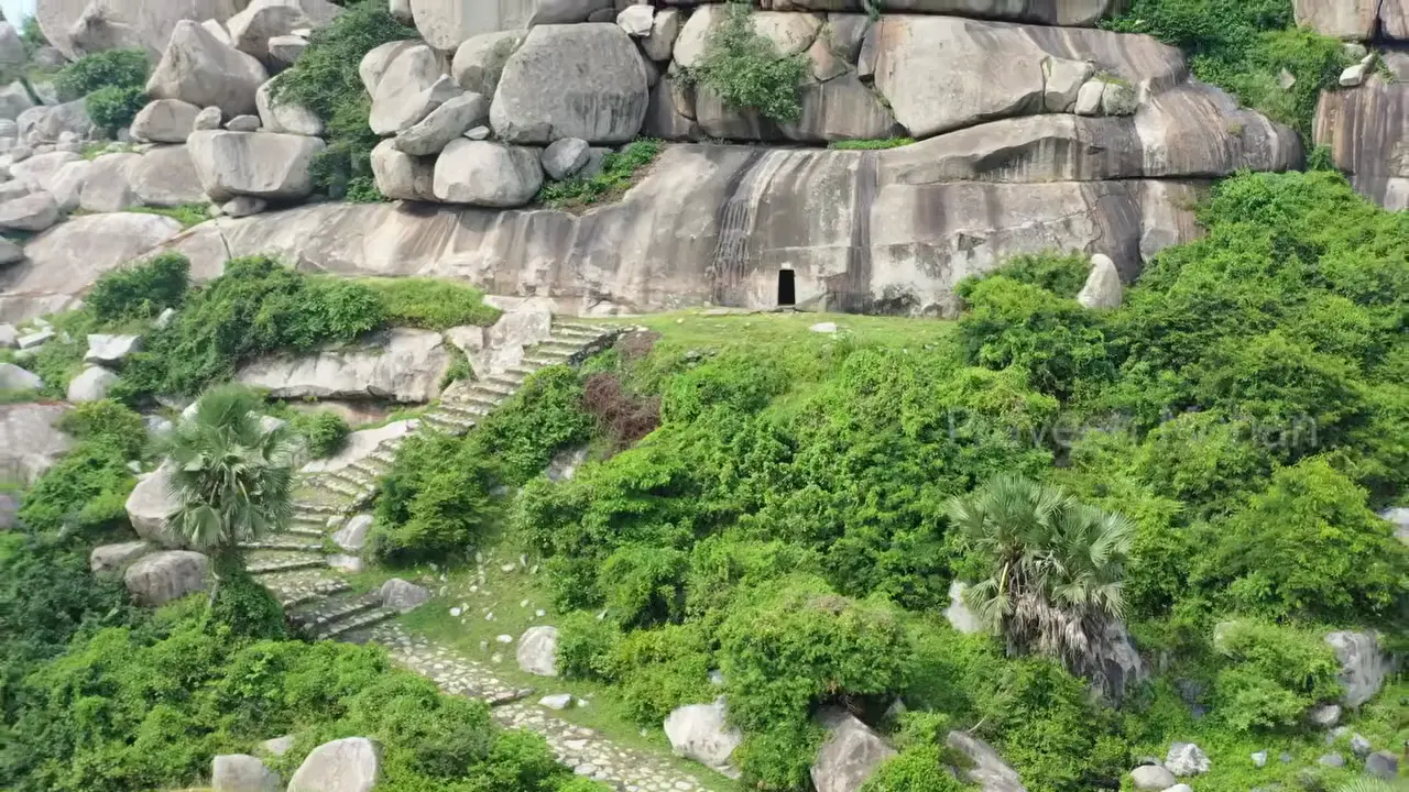 Barabar Caves = Ancient Audio Amplifier 🔊 ?