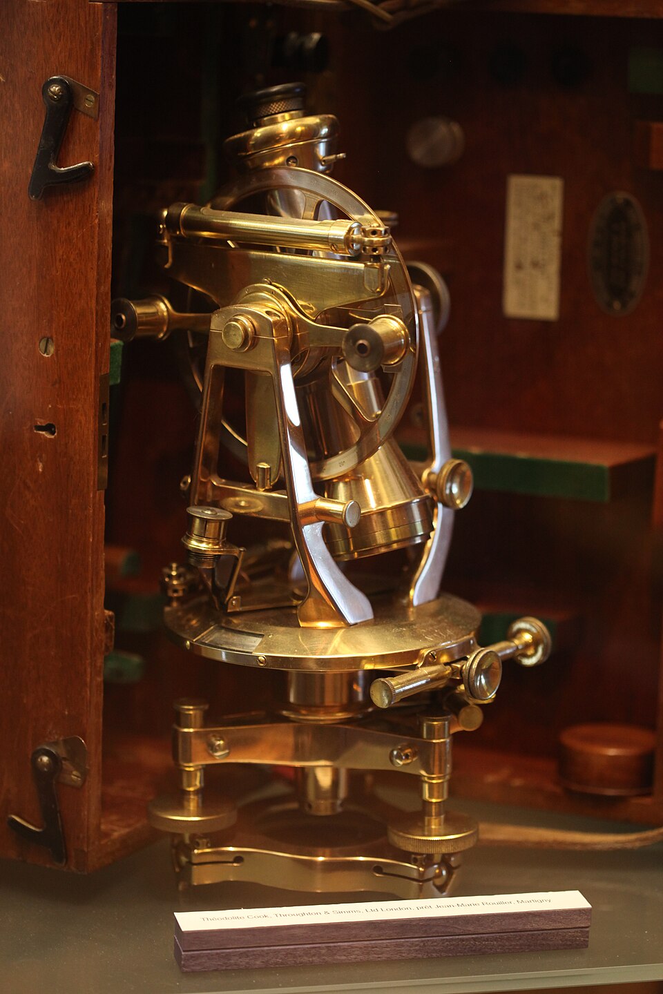 gallery:c104feb8|verified:yes|Theodolite IMG 5063