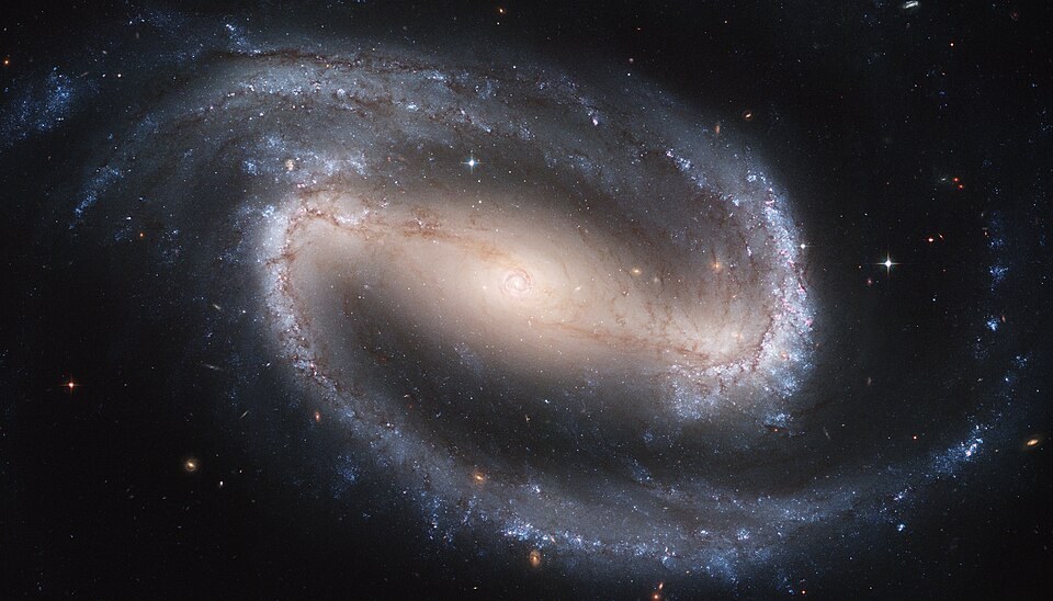 Hubble2005-01-barred-spiral-galaxy-NGC1300
