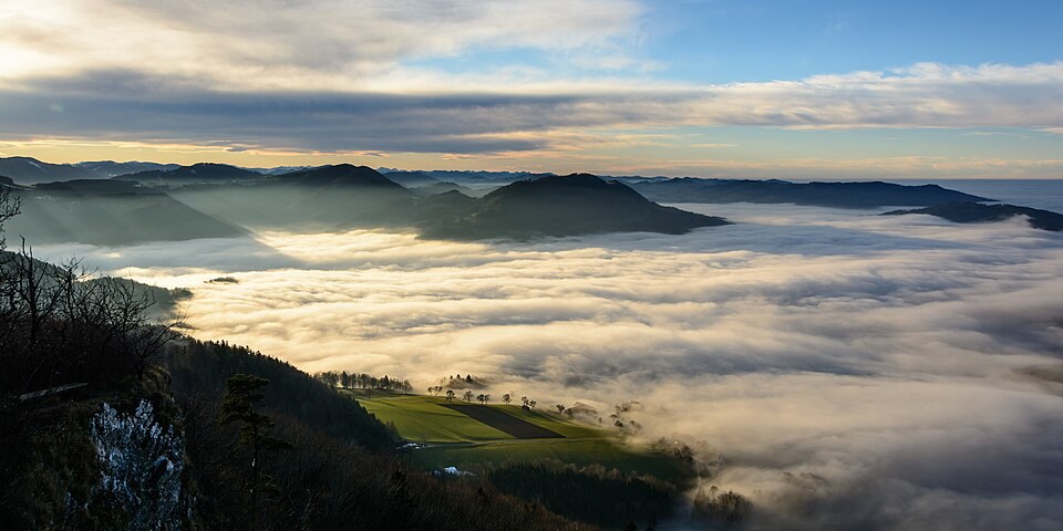 Blassenstein Erlauftal mit Nebel 02 Panorama