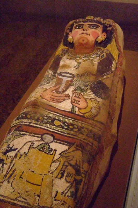 Mummy of a Woman Holding a Goblet and Bouquet From Thebes Deir el-Bahri Mentuhotep Temple Roman burial IVA 270-280 CE (3)
